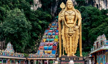 மலேசியாவில் ஏழு படை வீடு பத்து மலை முருகன்