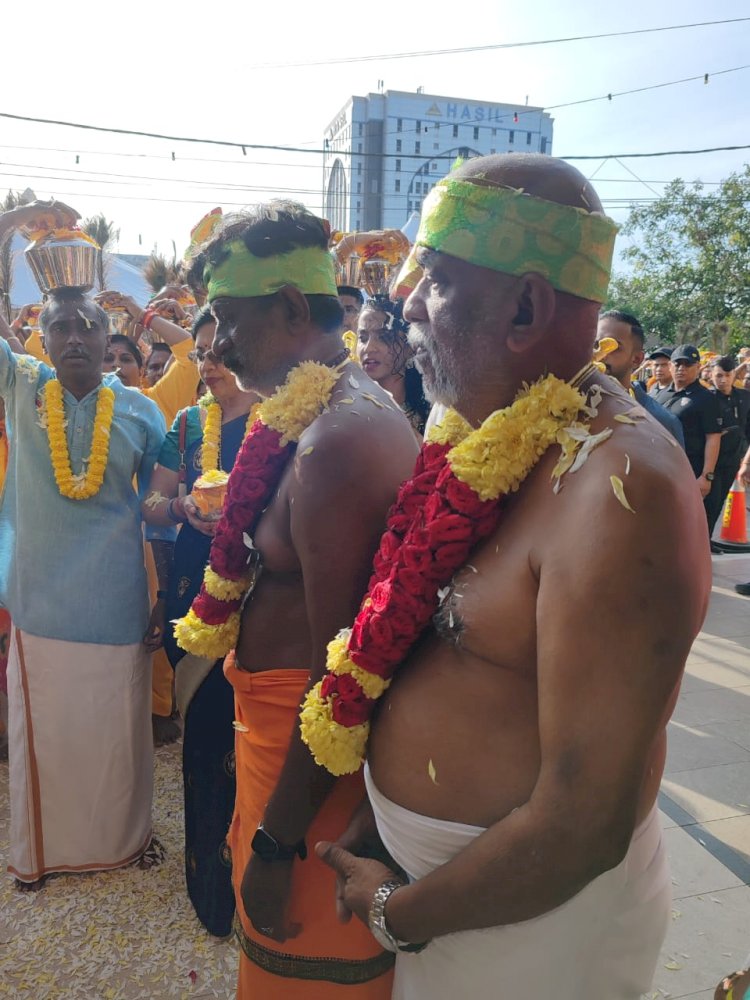 தேவாரம் பாடி, அம்மி குத்தி, தைப்பூசத்திருவிழா கொண்டாடப்படுகிறது.