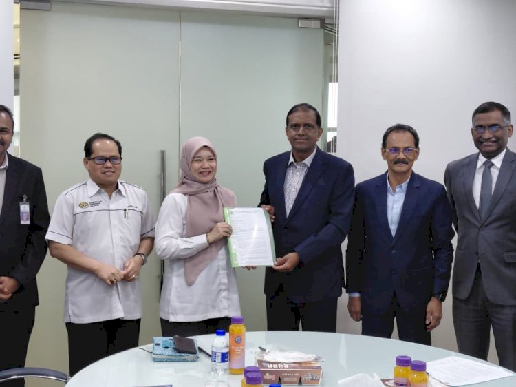 ம.இ.கா.  SPM  மேட்ட்ரிகுலேஷன்  இட ஒதுக்கீடு   – கல்வி அமைச்சரை சந்தித்தனர்